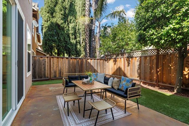 105 Estrada Drive, Mountain View CA: https://media.crmls.org/mediaz/6500fd3c-3de2-444b-bf44-cc85b55365dc.jpg