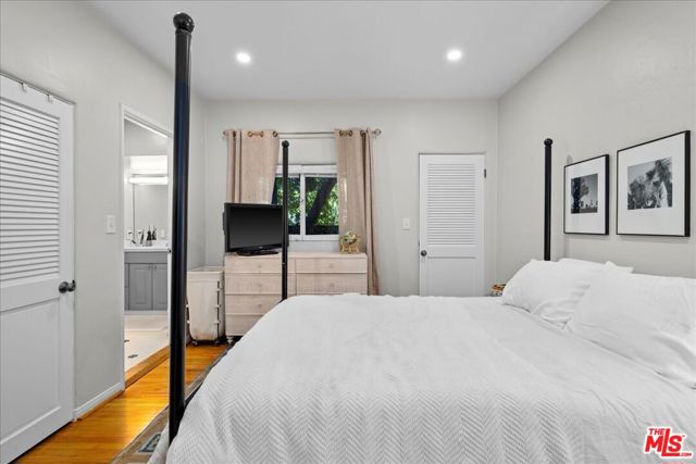 551 Westmount Drive photo 8