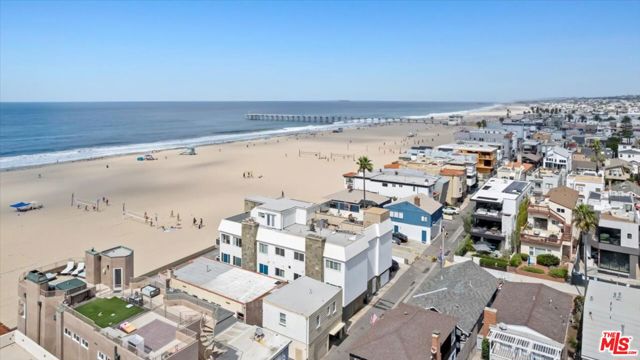 634 The Strand, Hermosa Beach, California 90254, 3 Bedrooms Bedrooms, ,2 BathroomsBathrooms,Residential,Sold,The Strand,22200669