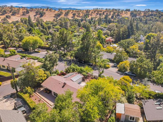 430 Marshall Drive, Walnut Creek CA: https://media.crmls.org/mediaz/6502d90a-cf5b-4d71-84e5-cbc7637cdd95.jpg
