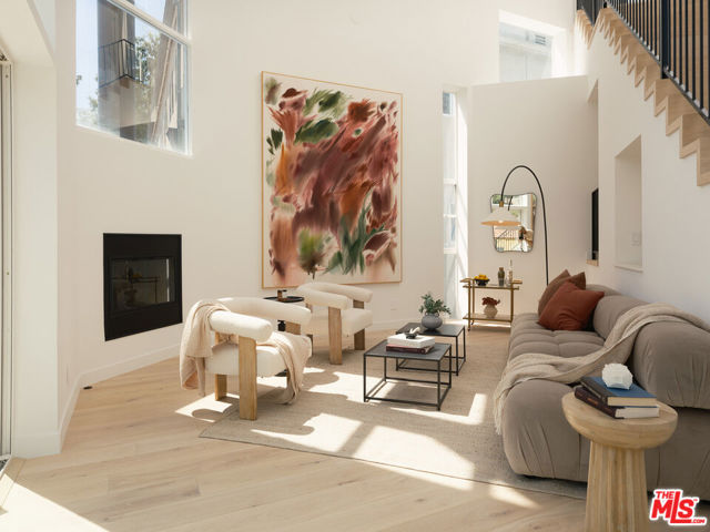 1624 Westerly Terrace, Los Angeles CA: https://media.crmls.org/mediaz/65036329-4bf0-46db-a2a5-29fa30950b1b.jpg