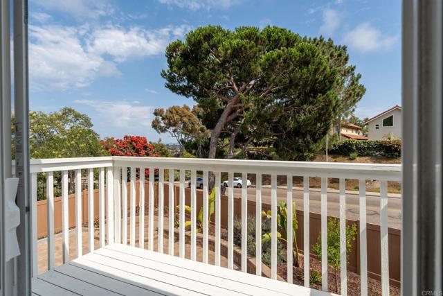 Detail Gallery Image 20 of 23 For 407 via Ultimo, Encinitas,  CA 92024 - 5 Beds | 3 Baths