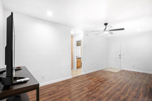 9860 Dale Avenue, Spring Valley CA: https://media.crmls.org/mediaz/65037777-b043-4ed0-abac-e89f4613290f.jpg