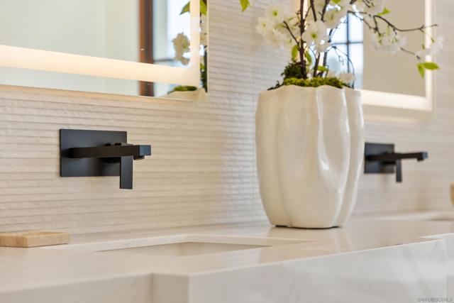 5758 60 Las Palomas, Rancho Santa Fe CA: https://media.crmls.org/mediaz/6503e2b8-a8ea-482f-96cf-79ce6dbd5f17.jpg