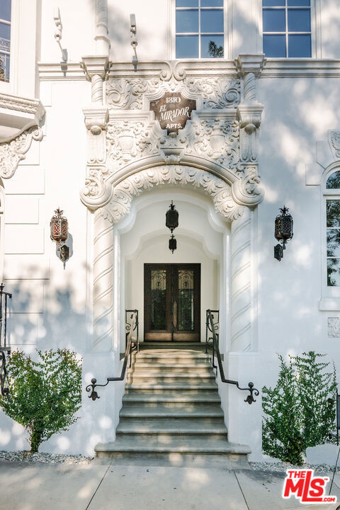 1302 N Sweetzer Avenue #303