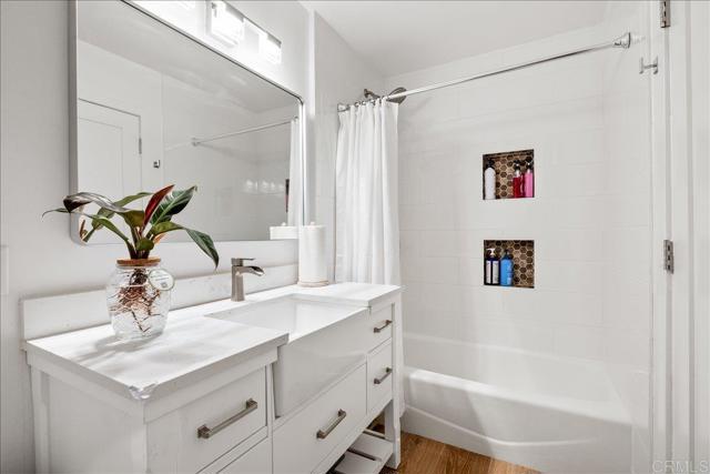 Detail Gallery Image 10 of 27 For 2801 Jacaranda Ave, Carlsbad,  CA 92009 - 4 Beds | 2 Baths