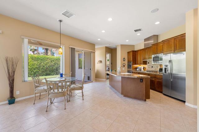 1691 Ponderosa Way, Palm Springs CA: https://media.crmls.org/mediaz/6504e347-ea64-4dcd-81a0-f4db88ad61cd.jpg