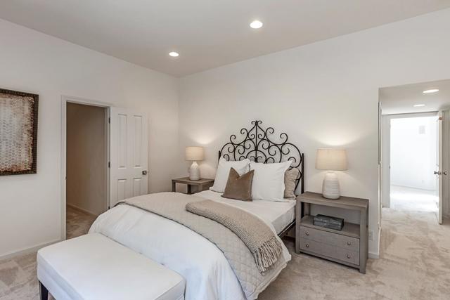 3 Oak Forest Court, Portola Valley CA: https://media.crmls.org/mediaz/6504eb5e-0798-4d18-89c7-245720527671.jpg