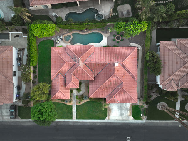77363 Sky Mesa Lane, Indian Wells CA: https://media.crmls.org/mediaz/6505ac21-cbf8-4737-995d-2baa8ed9f2ed.jpg