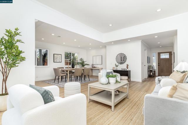 1400 Granada St, Vallejo CA: https://media.crmls.org/mediaz/6505ed27-f86a-4e62-be06-65cd40e1eefe.jpg