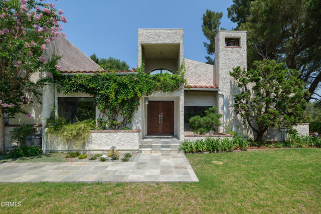 872 Flores De Oro, South Pasadena CA: https://media.crmls.org/mediaz/65062382-b8c7-4b0b-9163-160bfe6d9c13.jpg