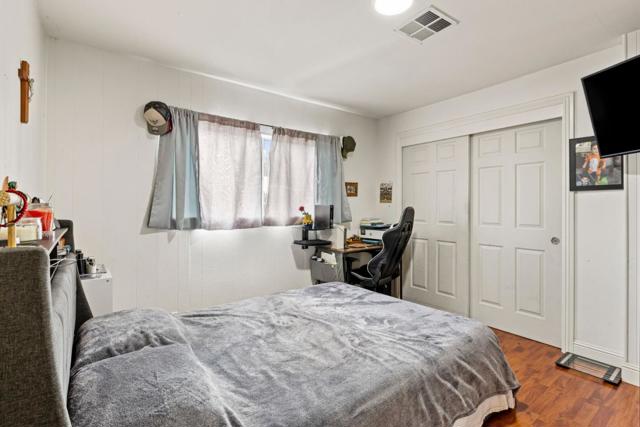436 N Mercy Springs, Los Banos CA: https://media.crmls.org/mediaz/65067730-4d19-4751-9820-f59a2bba58d4.jpg