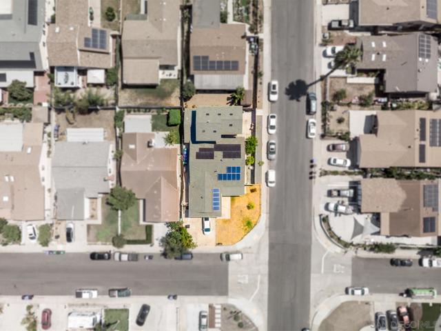 201 Treewood Street, San Diego CA: https://media.crmls.org/mediaz/6506f053-370f-4e92-82e4-9fe98b00f875.jpg