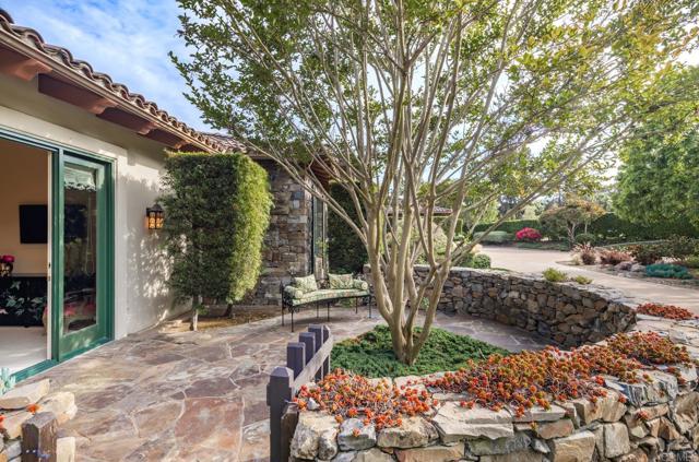 4843 La Jacaranda, Rancho Santa Fe CA: https://media.crmls.org/mediaz/65072ca5-f1cf-4ac0-83a5-247c9d63ce45.jpg