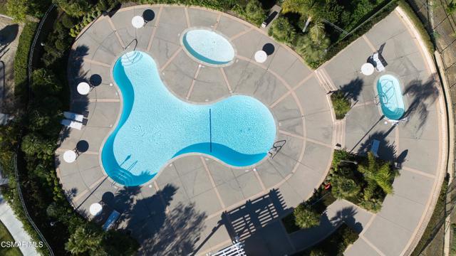 3127 La Casa Court, Thousand Oaks CA: https://media.crmls.org/mediaz/6507f5bc-84b5-4650-b9b7-77d0b0f95a37.jpg