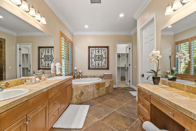 56925 Mountain, La Quinta CA: https://media.crmls.org/mediaz/65089f66-4dbc-4977-a596-947ae1051e2b.jpg