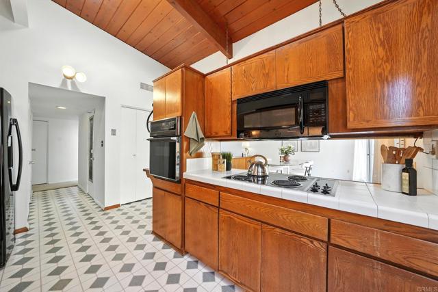 2347 Greenwing Drive, San Diego CA: https://media.crmls.org/mediaz/6508ea5c-d607-40c4-8bd0-798e151f6217.jpg