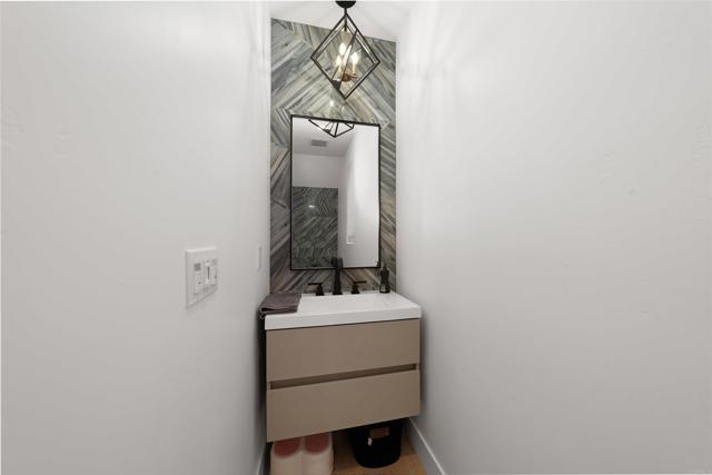 Image 36 of 73 For 4559 Niagara Ave