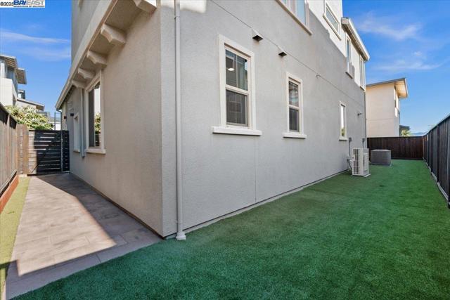 6017 Basaltina Pl, Dublin CA: https://media.crmls.org/mediaz/65097ba5-5385-4adb-b3aa-c3c9362db819.jpg