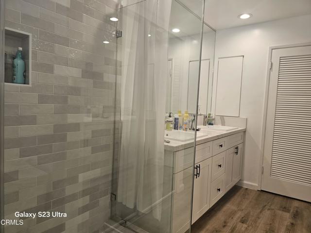5222 Haskell Street, La Canada Flintridge CA: https://media.crmls.org/mediaz/65097cef-f378-4acd-b113-d00dbe547a99.jpg