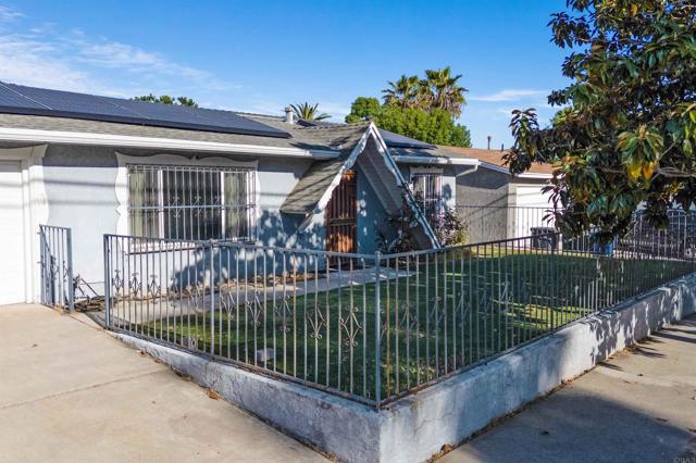 Detail Gallery Image 1 of 1 For 1107 Carlsbad St, Spring Valley,  CA 91977 - 3 Beds | 2 Baths