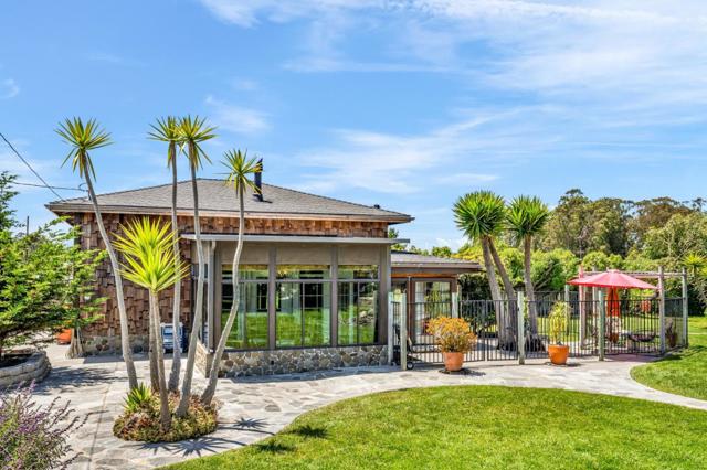 575 Dolores Avenue, Half Moon Bay CA: https://media.crmls.org/mediaz/650a4400-0ab4-44ae-917d-e05b67b393e4.jpg