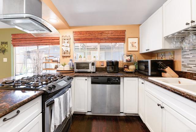 Detail Gallery Image 2 of 28 For 4666 Shoshoni Ave, San Diego,  CA 92117 - 3 Beds | 1 Baths