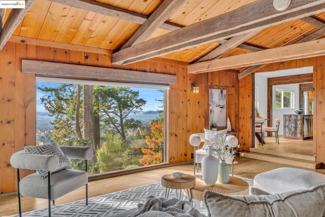 6141 Merriewood Dr, Oakland CA: https://media.crmls.org/mediaz/650a8f2e-e442-40e7-abfc-6d3af0b77cd3.jpg