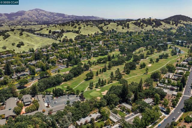 2155 Cactus Ct, Walnut Creek CA: https://media.crmls.org/mediaz/650aaa1c-ca99-4c64-bf53-2f74cf5174d8.jpg