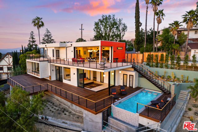 4671 Bedel Street, Woodland Hills CA: https://media.crmls.org/mediaz/650acbde-7907-405b-b3f2-becc98c03689.jpg