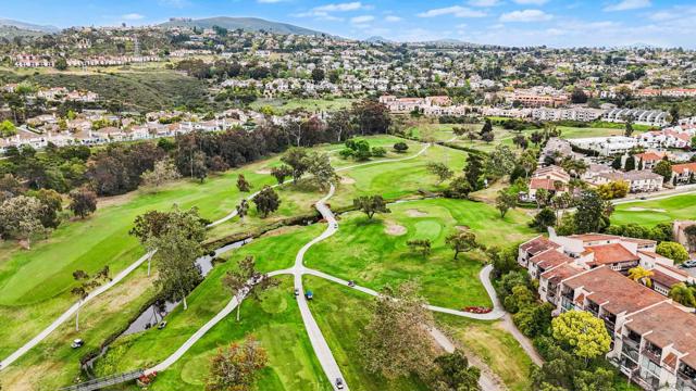 2544 Navarra Dr,  CA: https://media.crmls.org/mediaz/650aec11-cc47-4e6f-8cd1-a36a5b8547f3.jpg