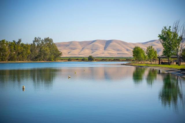 10037 Ca-33, Patterson CA: https://media.crmls.org/mediaz/650bb8b1-b043-4602-b5f4-884c9ef3fc2d.jpg