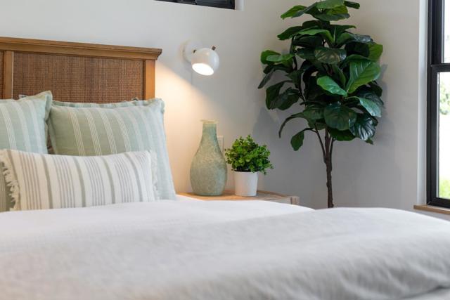 461 6th Avenue, Santa Cruz CA: https://media.crmls.org/mediaz/650bedf8-8c58-416c-be7c-7625d75a4170.jpg