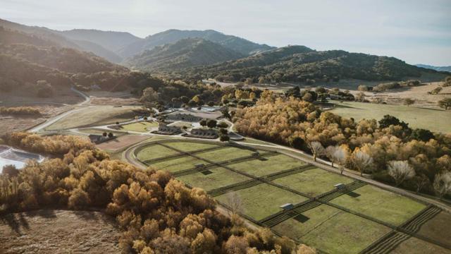 29 Potrero Trail, Carmel CA: https://media.crmls.org/mediaz/650c9bd3-9222-4bce-9b11-e1331d320308.jpg