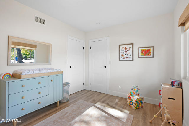 1953 Rayshire Street, Thousand Oaks CA: https://media.crmls.org/mediaz/650cdc54-b4ae-4d1a-8dd9-c81dcfbcf933.jpg