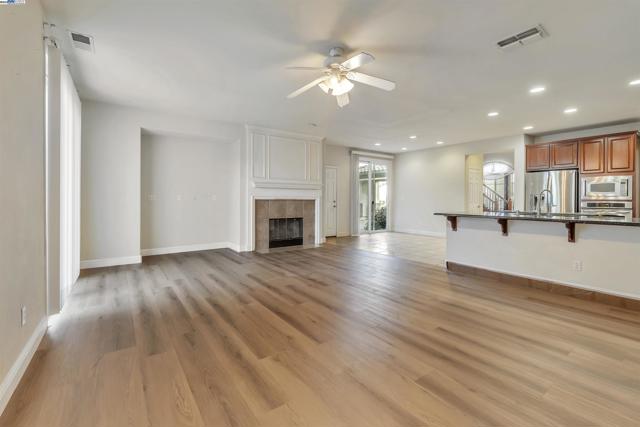 501 Carnaby Rd, Lathrop CA: https://media.crmls.org/mediaz/650cde77-fb10-4bdb-bb01-e9824336fdc3.jpg
