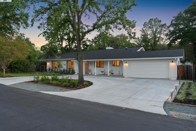 2129 Youngs Ct, Walnut Creek CA: https://media.crmls.org/mediaz/650cdf40-13ff-448a-9185-fe3f55b08240.jpg