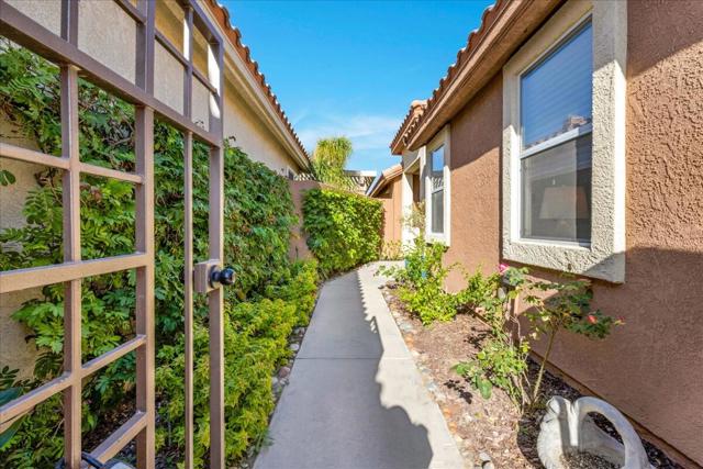 42197 Turqueries Avenue, Palm Desert CA: https://media.crmls.org/mediaz/650d2e39-c39b-4014-b6dc-abdca4ef284d.jpg