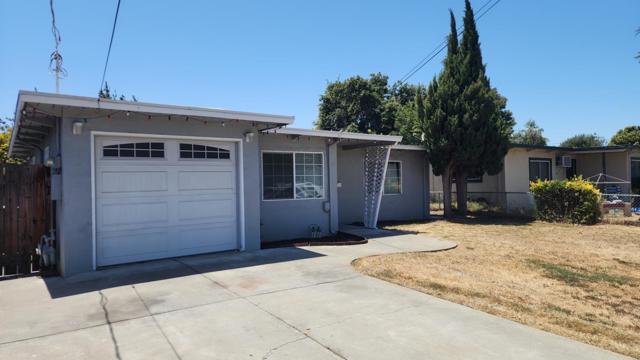 37109 Dondero Way, Fremont CA: https://media.crmls.org/mediaz/650e313c-7b8a-4b63-b1ba-898a1c1e3768.jpg