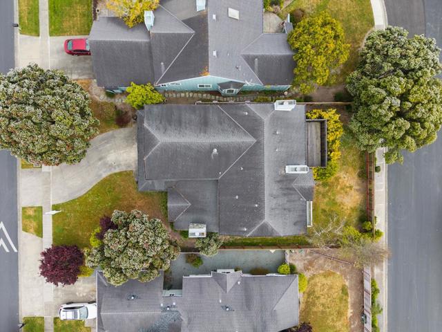 420 Greenbrier Road, Half Moon Bay CA: https://media.crmls.org/mediaz/650e74c9-7d1a-44ee-b3ee-861cda8c52d2.jpg