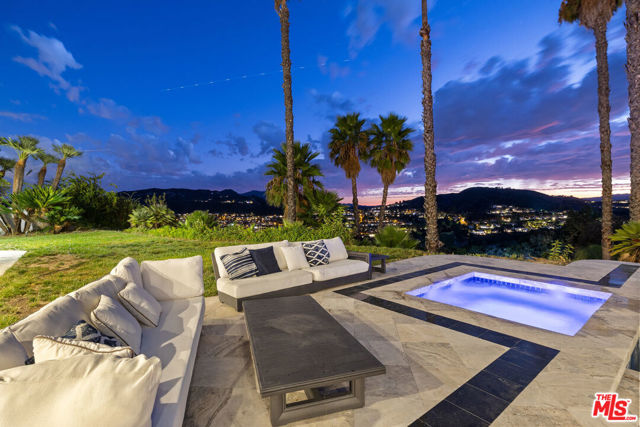 24366 La Masina Court, Calabasas CA: https://media.crmls.org/mediaz/650e9279-662d-4441-9217-efd96cc406d7.jpg