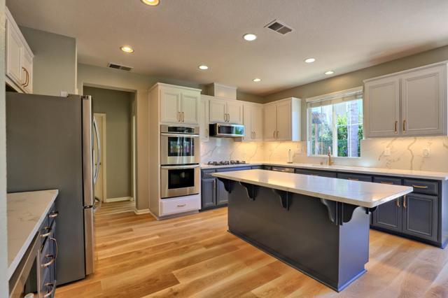 1250 Sunrise Drive, Gilroy CA: https://media.crmls.org/mediaz/650ef761-9f53-4101-a90f-3ea46356e631.jpg