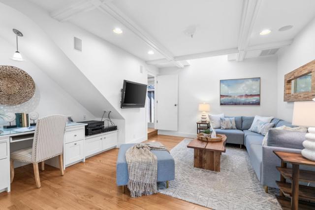 910 Pelton Avenue, Santa Cruz CA: https://media.crmls.org/mediaz/650f07df-5ce0-4d17-961e-ffeedacca54b.jpg