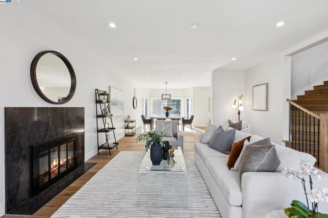 25 Mackenzie, Danville CA: https://media.crmls.org/mediaz/650f400d-8cc4-43d0-af05-bf8953783f9f.jpg