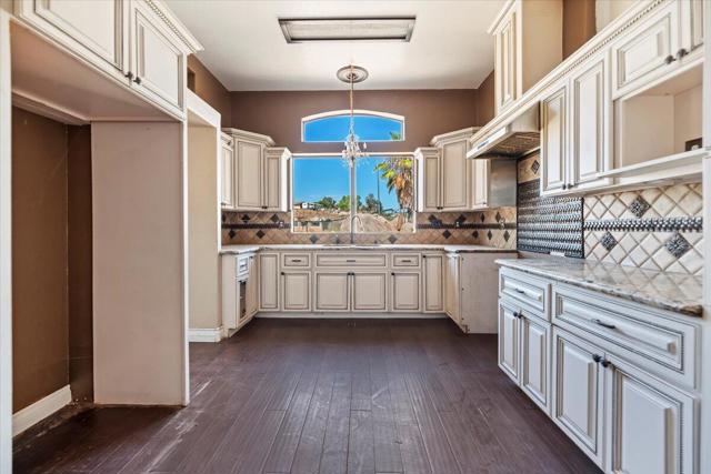 24-Kitchen
