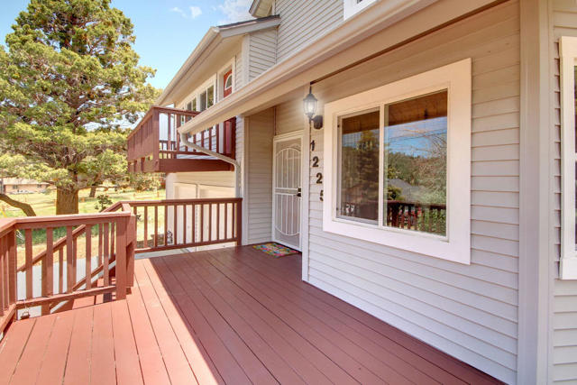 1225 Crestwood Drive, Big Bear CA: https://media.crmls.org/mediaz/650fb352-87dc-415b-b3dd-1c3c8d6347e4.jpg