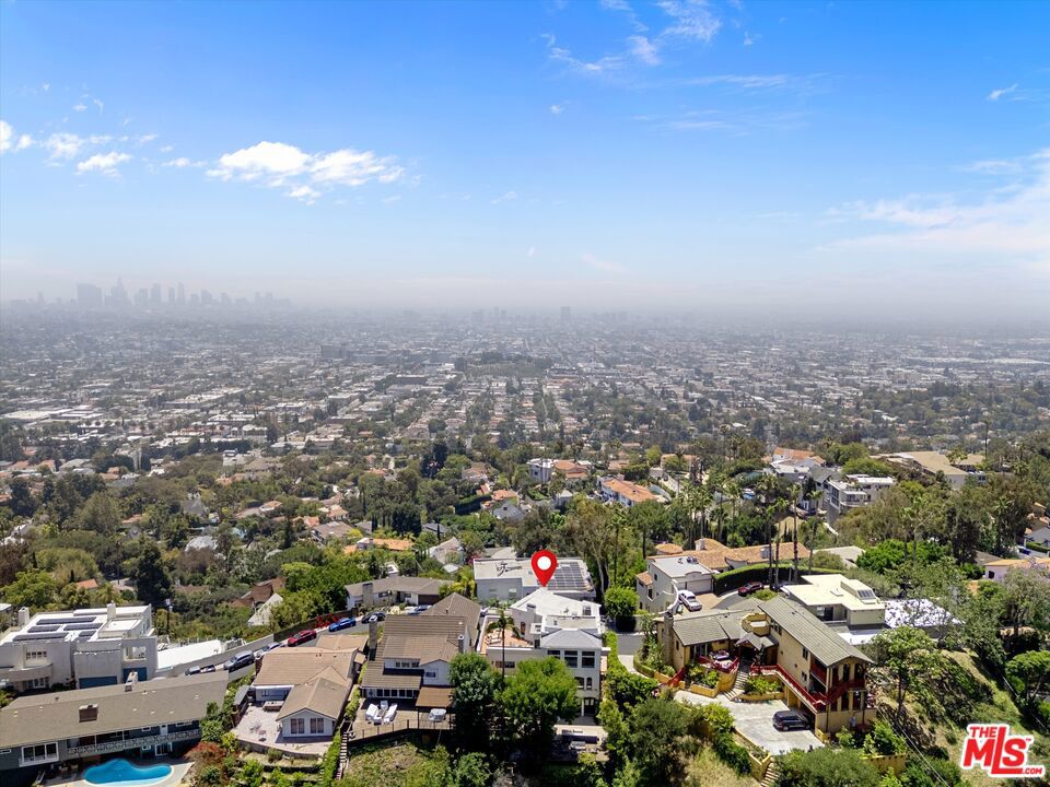 https://media.crmls.org/mediaz/65102edb-e2ea-4862-9cc7-25e0f85ac8ce.jpg?preset=X-Large