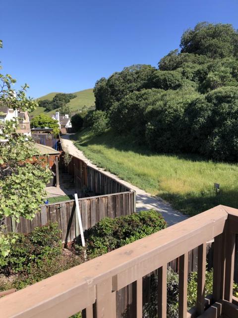 17588 River Run Road, Salinas CA: https://media.crmls.org/mediaz/6510385c-a97a-45d2-8937-3d06e85e78f8.jpg