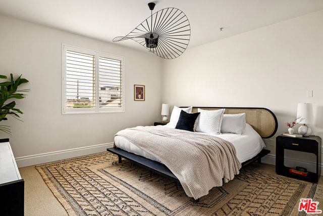 1023 Wilcox Avenue, Los Angeles CA: https://media.crmls.org/mediaz/65107ec4-b0ac-4481-a05d-634babc100e7.jpg