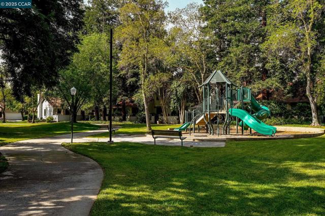 318 Marie Cmn, Livermore CA: https://media.crmls.org/mediaz/651117c1-14e0-4d19-bce7-142bb4244d84.jpg